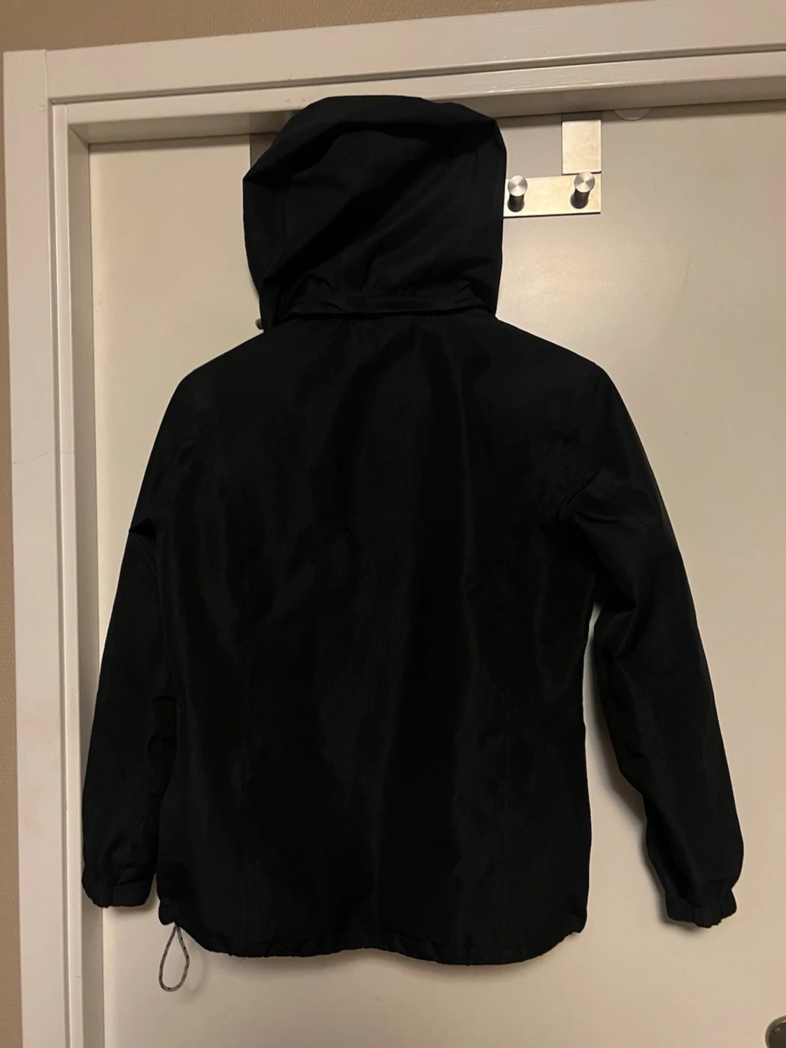 Svart regnjacka från Arc'teryx - 2