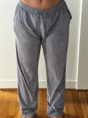 Grå mjukisbyxor  - Jätte sköna mjukisbyxor