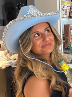 Blå cowboy hatt - Assnygg blå cowboy hatt super cool!!