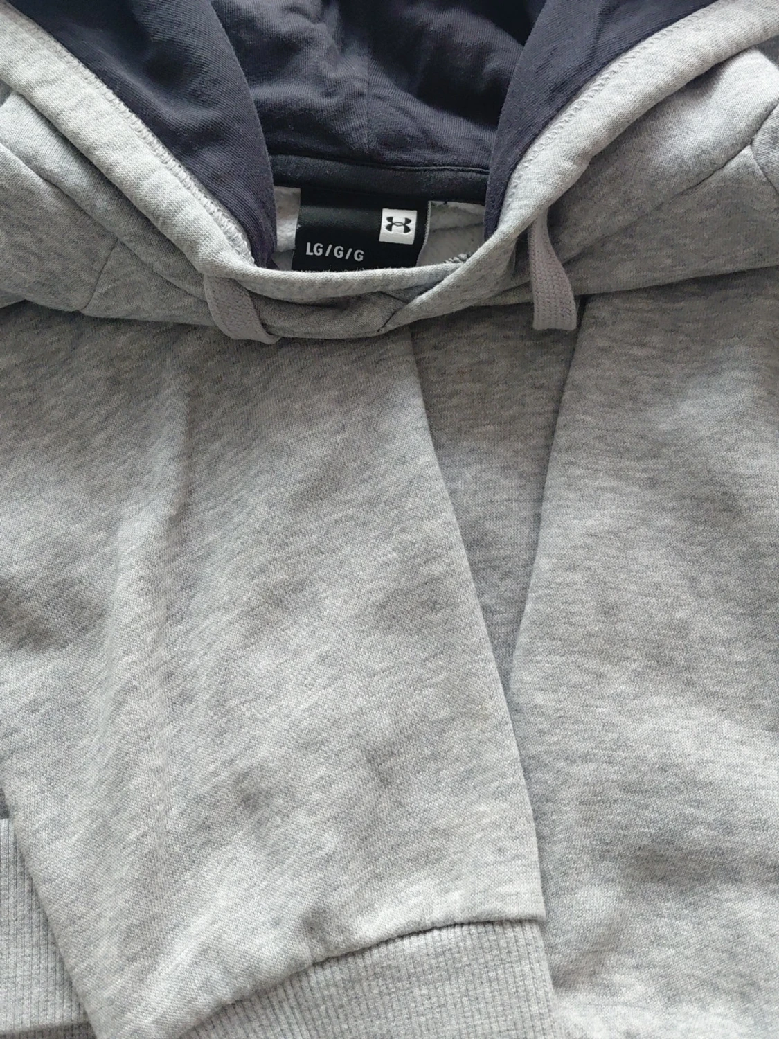 Grå hoodie från Under Armour - 4