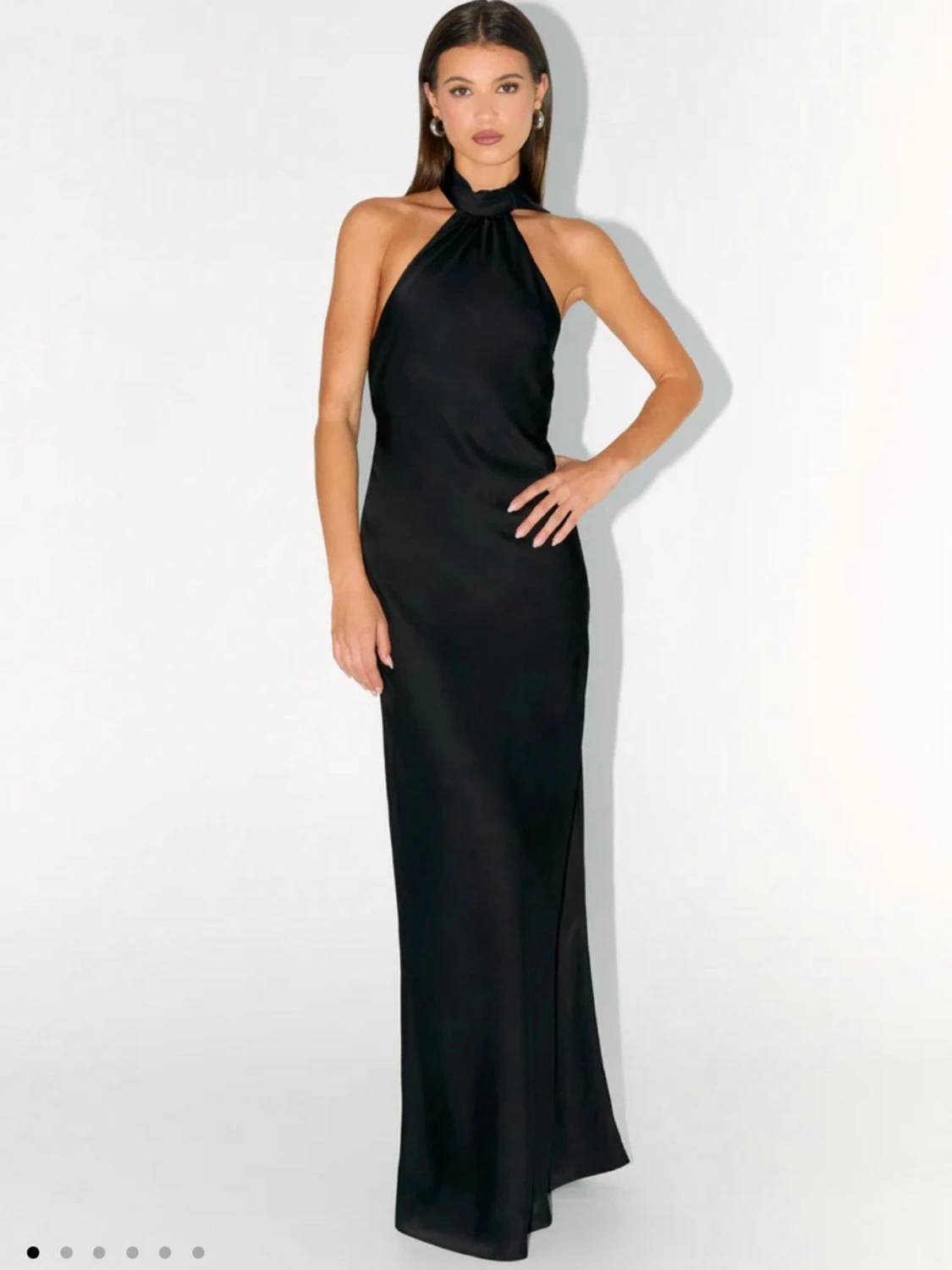 Svart långklänning/balklänning med halterneck