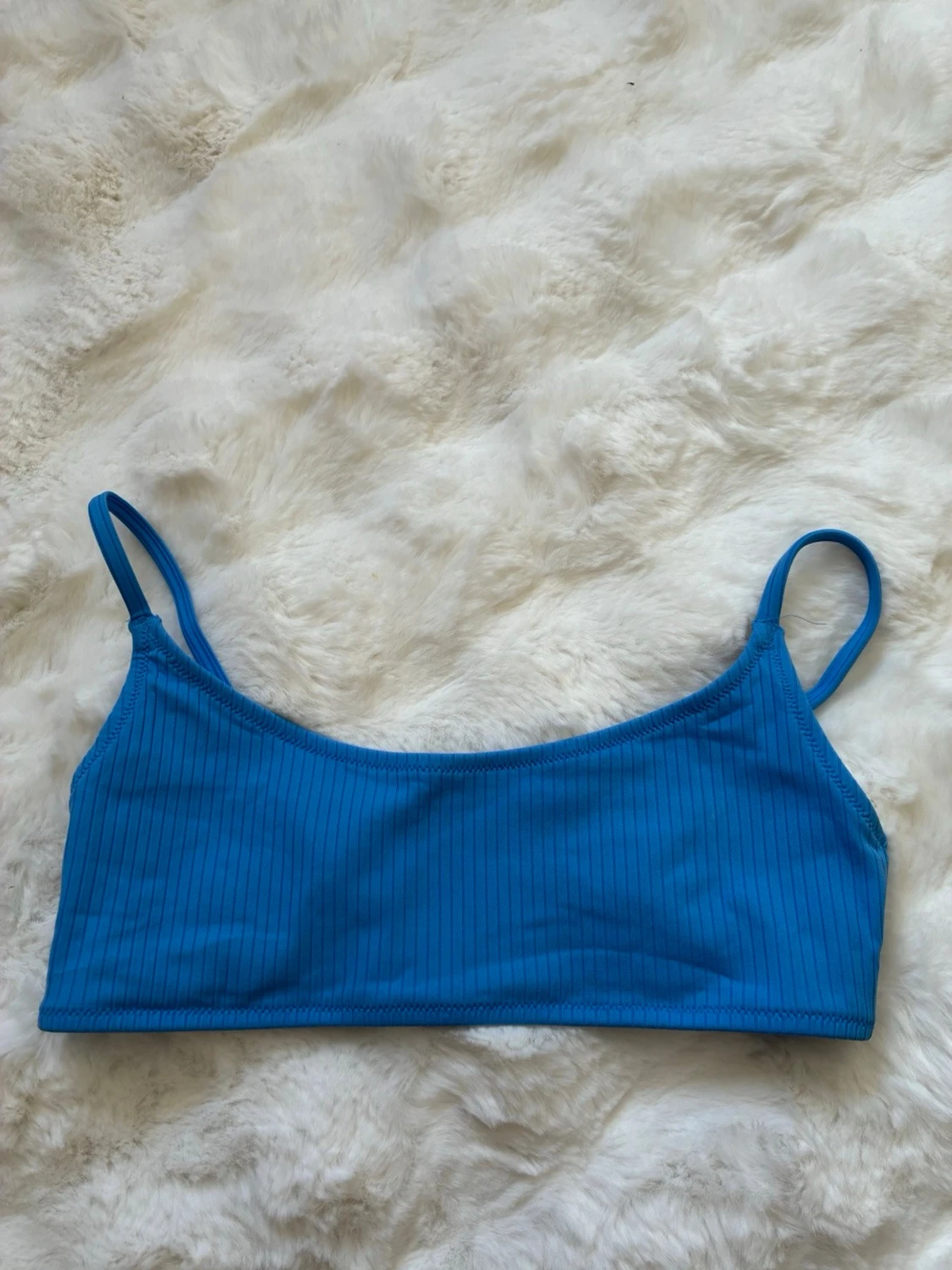 Blå ribbad bikiniöverdel