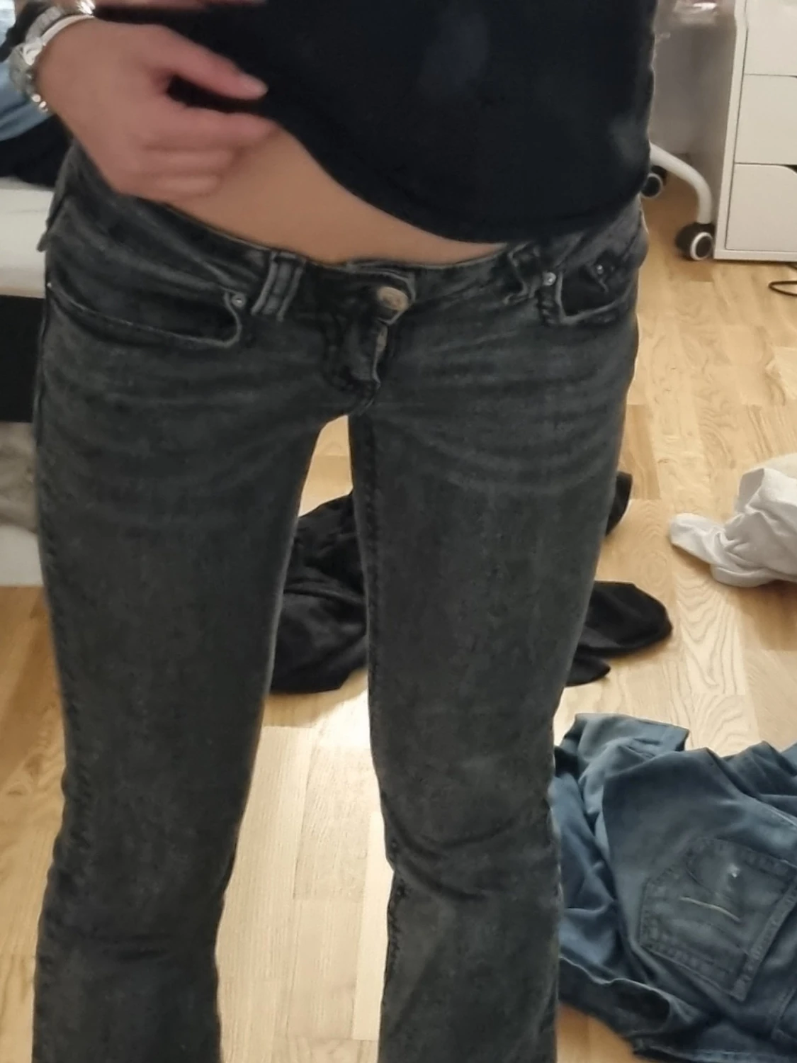 Svarta jeans
