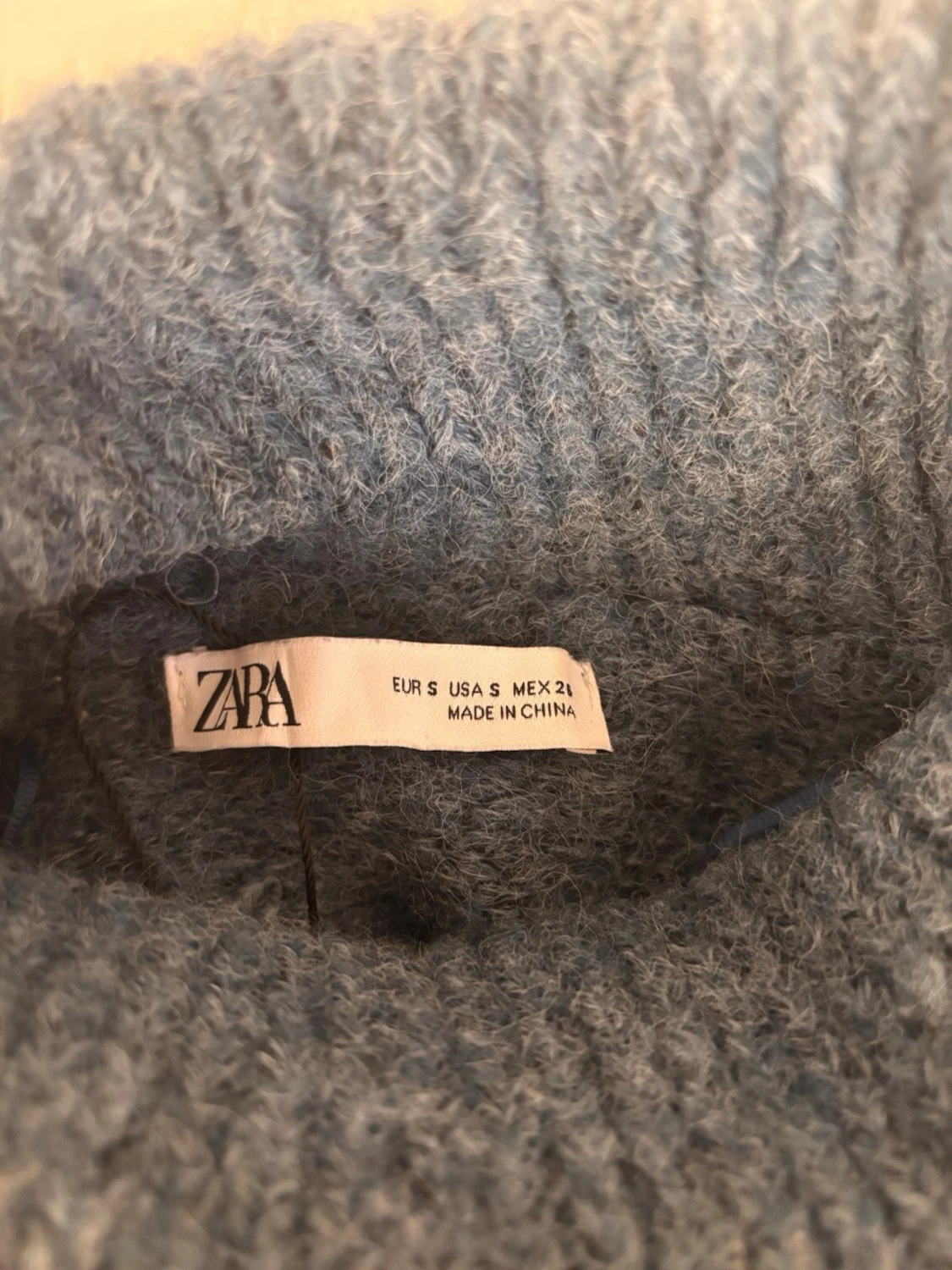 Mörkgrå stickad polotröja - 2