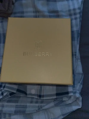 bälte - box och allt ingår, för mer info o bild skriv priv helt ny 