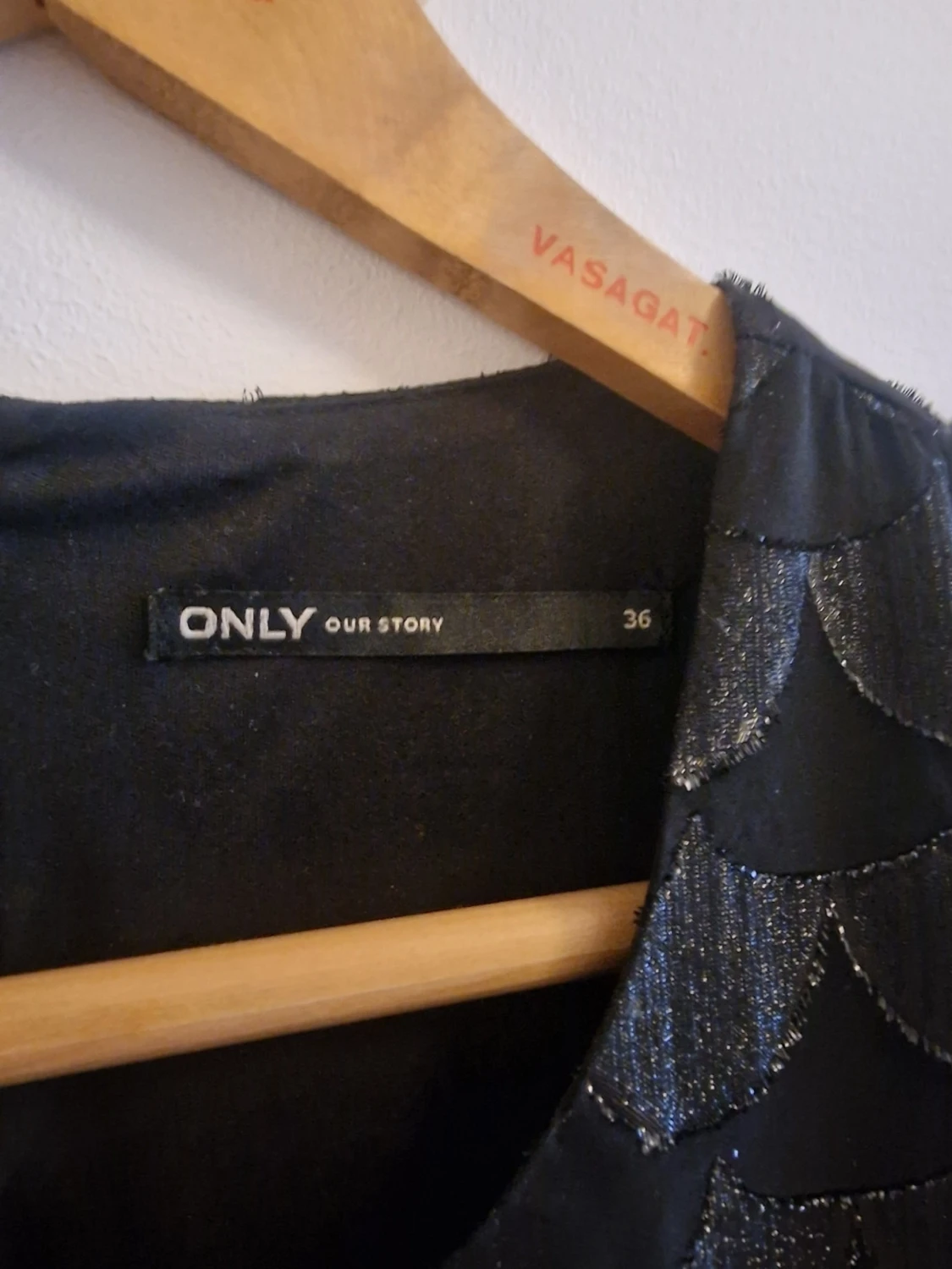 Svart glittrig topp från ONLY - 2