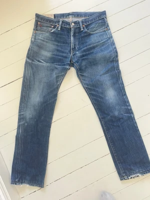 Ralph lauren jeans  - Ralph lauren Jeans, Inga större defekter, sitter hur bra som helst på modellen. Modellen i bilderna är 180 cm 75 kg pch bär Storlek , W32 L31 , Måtten i sista bilden är A: 43 B: 102, Kom med frågor! 