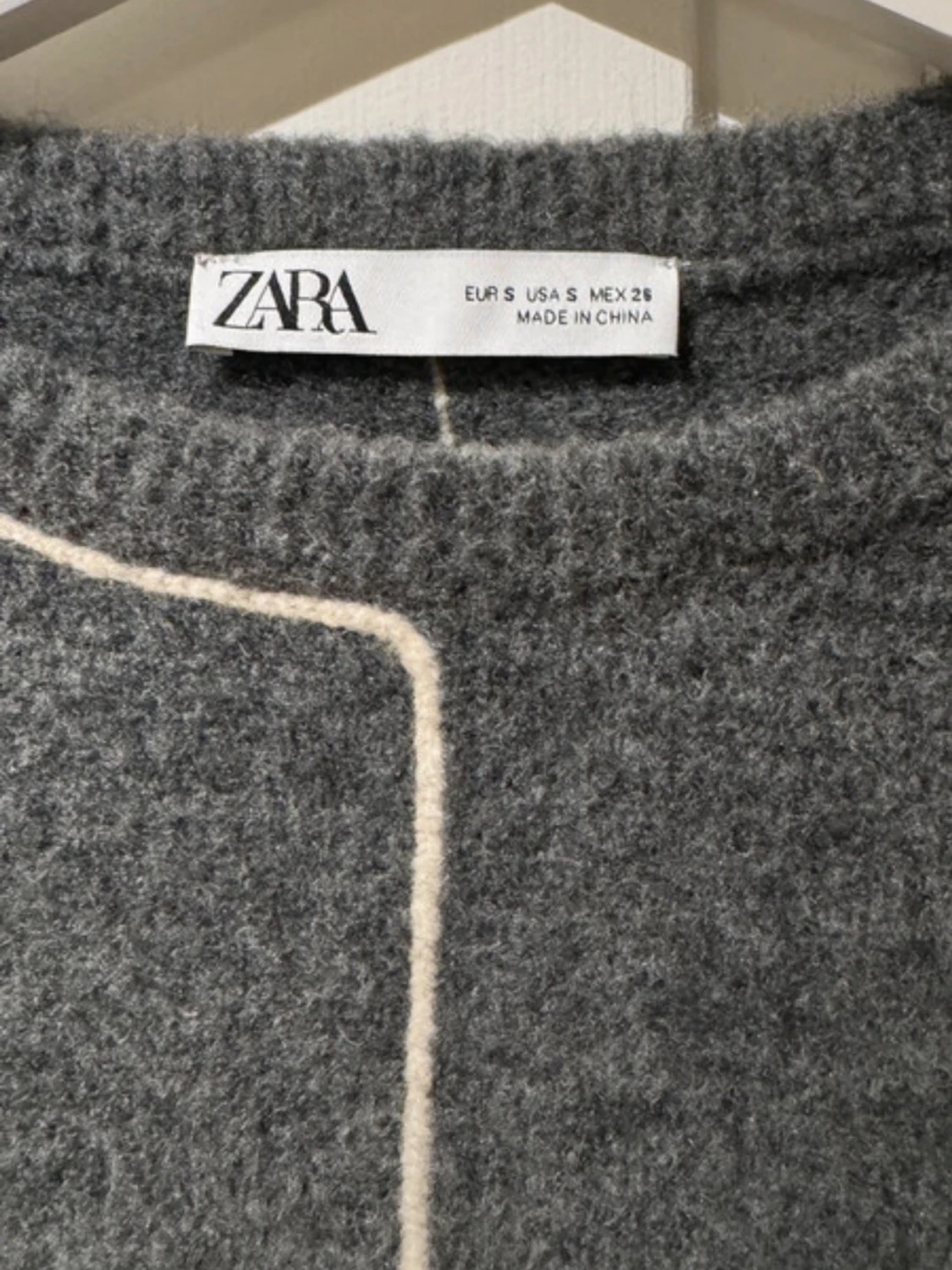 Grå stickad tröja från Zara - 1