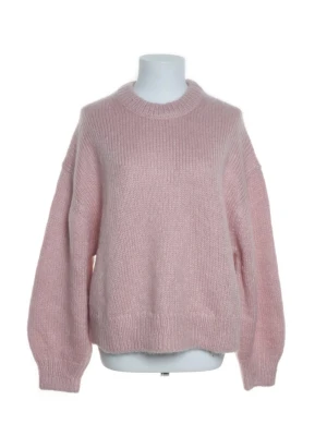 Skickad tröja från Arket - Super fin rosa stickad tröja från Arket💕💕💕använd fåtal gånger. Hör av dig fler bilder