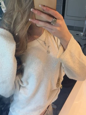 stickad tröja - jättefin vit stickad tröja