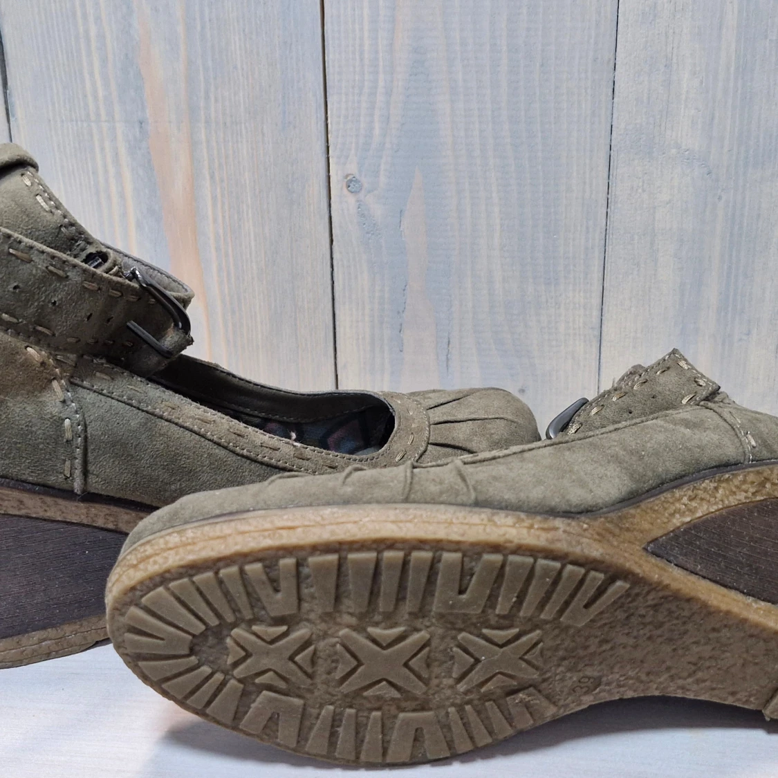 Olivgröna mocka kilklackar - 5