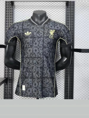 Svart Liverpool Adidas tröja - Bra kvalitet, har i flera olika storlekar