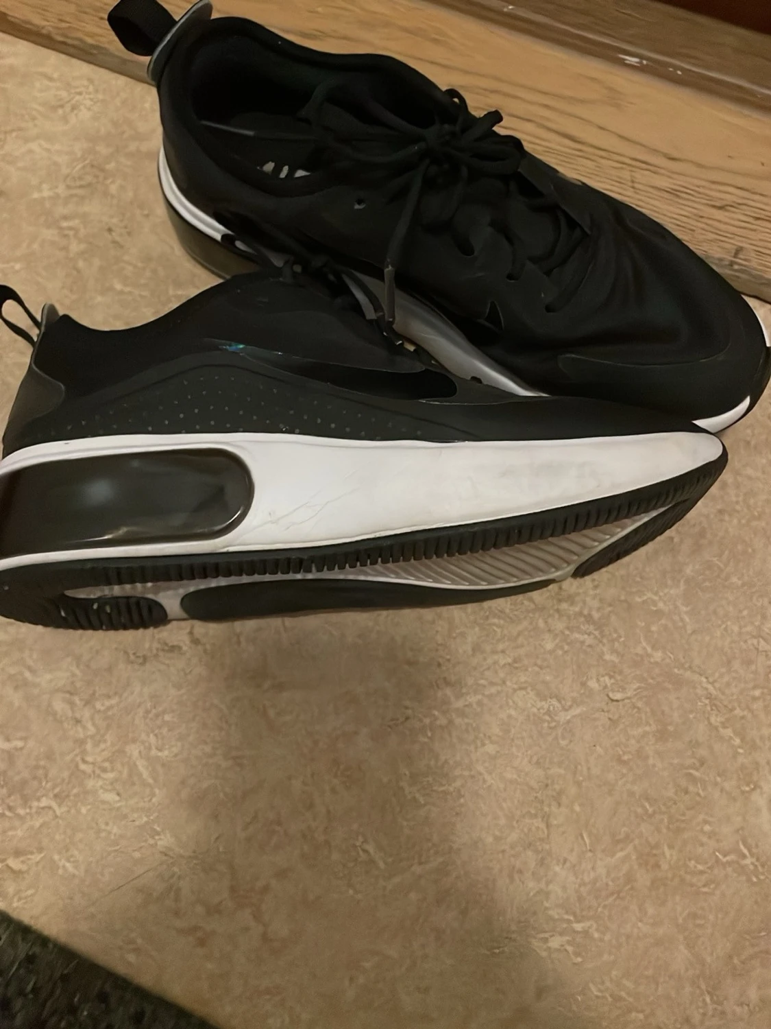 Svarta Nike sneakers med vit sula - 3