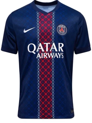 PSG matchtröja O. Dembélé #10, SIZE VILKEN SOM HELST  - Mörkblå Paris Saint-Germain matchtröja från Nike med röd och vit grafisk rand i mitten, klubbmärke och Qatar Airways-tryck på bröstet. På ryggen står O. Dembélé och nummer 10. Tillverkad i lätt och ventilerande polyester, perfekt för fotbollsträning.