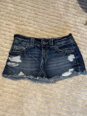 Jeanskjol - Nästan helt oanvänd jeanskjol från GinaTricot💗 pris kan diskuteras!