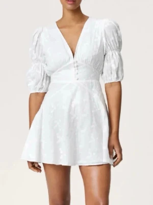 adoore studentklänning  - Jättefin adoore klänning perfekt för studenten i storlek 34💞 använd ändast vid två tillfällen💞 nypris 1495kr 