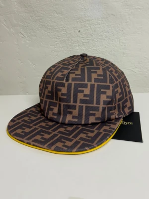 Fendi Keps - Helt ny aldrig använda. Storlek One size. Snabb frakt