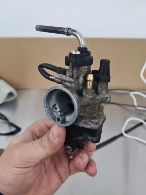 17.5mm förgasare - Division förgasare 17.5mm inga problem med den och inget som saknas! Funkar perfekt för typ alla mopeder