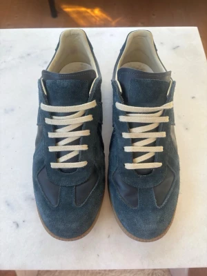 Maison margiela gats - Riktig feta maison margiela skor. Storlek 43 jätte fint skick. 