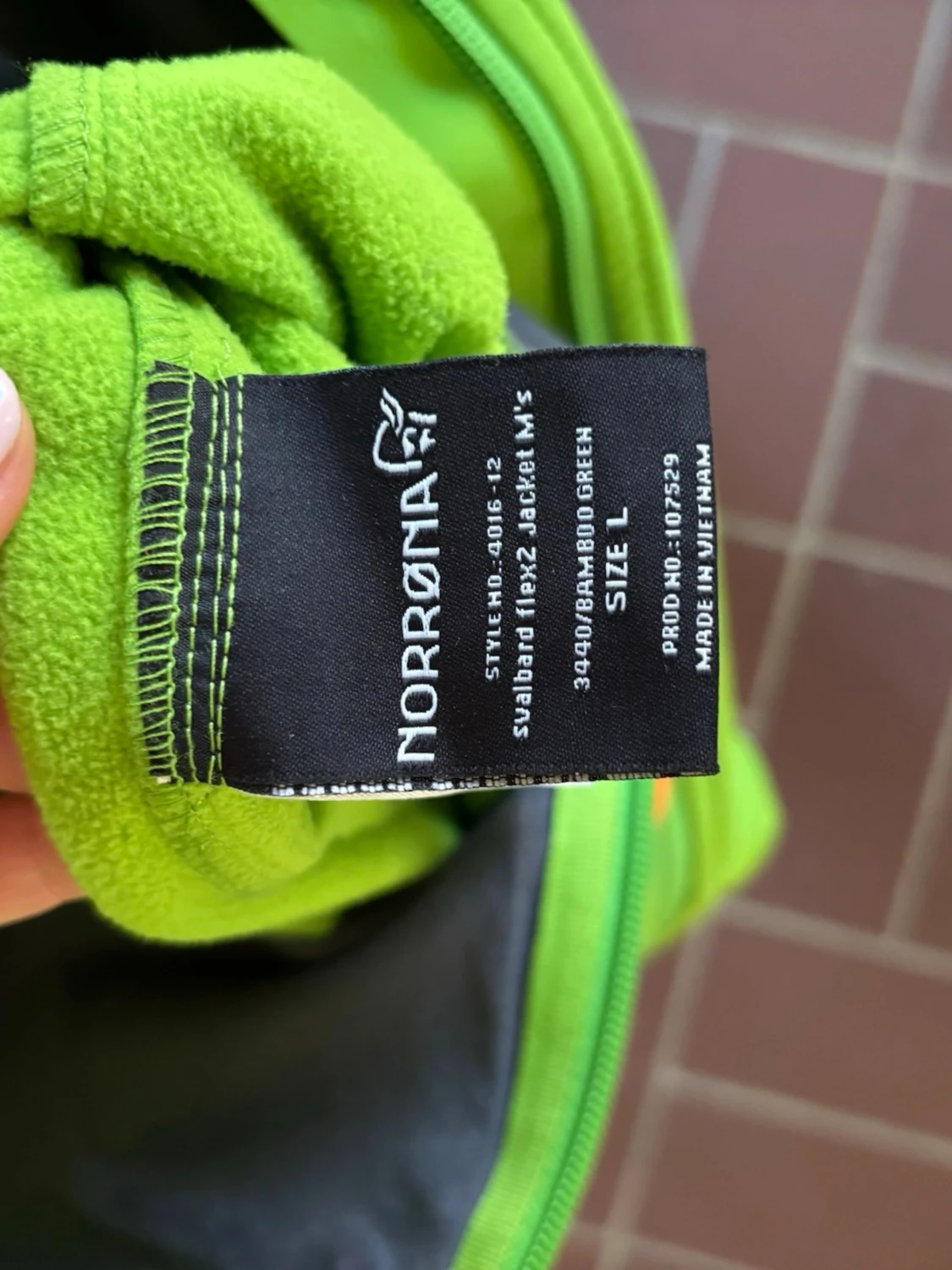 Grön vind/flecejacka från Norrøna - 2