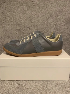 Maison Margiela - Säljer dessa i storlek 43, skickar samma dag! Hör av dig vid frågor eller funderingar🙌🏼