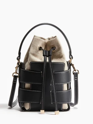 Virala väskan - Säljer nu denna VIRALA väskan. Som är slutsåld överallt. Endast använd fåtalet gånger. Säljer pga att den ej kommer till användning