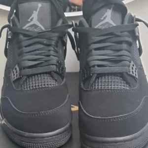 Jordan 4 black cat - Nya och jag har inte ens används skorna 