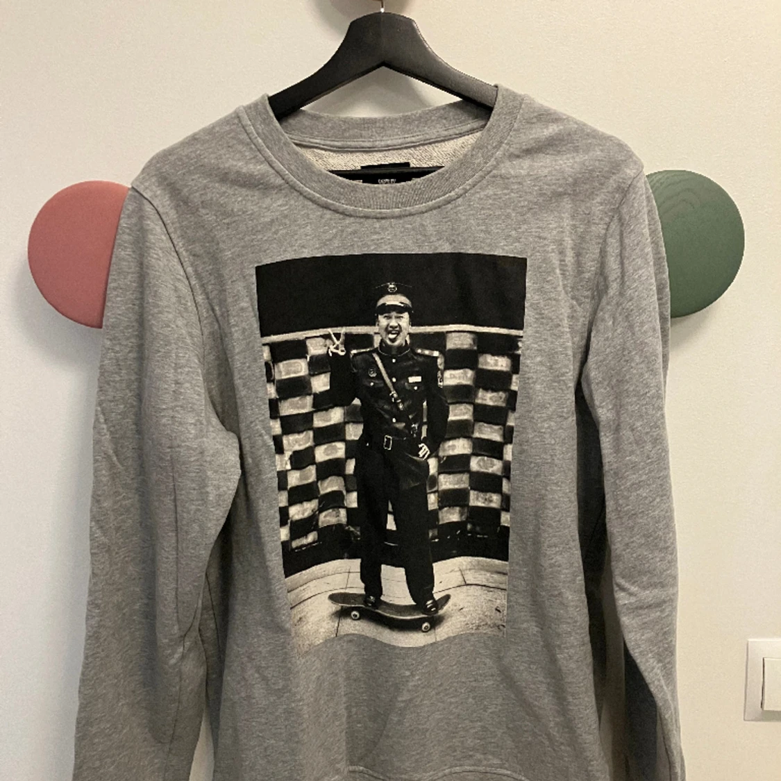 Grå sweatshirt 