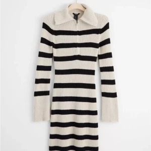 Klänning  - Klänning från Lindex  Använd 1 gång  Säljer då den inte kommer till användning 