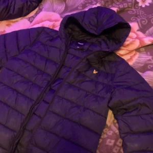 Lyle&scott - Säljer denna då det inte var min stil helt och en gång använd.