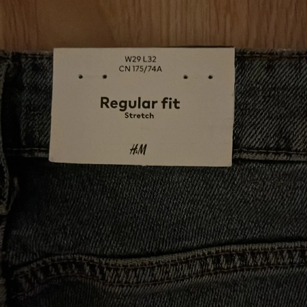 Helt nya aldrig använda! Säljer p.g.a för små. Jeans & Byxor.