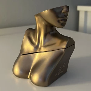 Billie Eilish parfym - Kommer inte till användning, används ett få par gånger. 30ml 