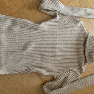 Fluffig, mjuk tröja  - Fin o skön tröja perfekt inför vintern