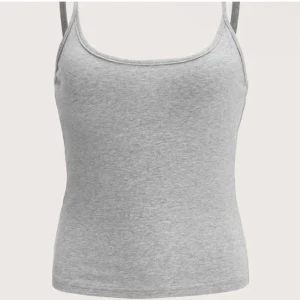 Grått linne - Grått linne som är för litet för mig, Fråga om mer bilder p det privat om ni vill köpa. Säljer denhär med hopp att den kommer till andvändning!