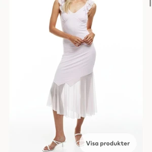 Rosa klänning - Rosa mesh-klänningen från HM. Nyskick, endast använd 1 gång. Storlek Small. Köparen står för frakten 🤍