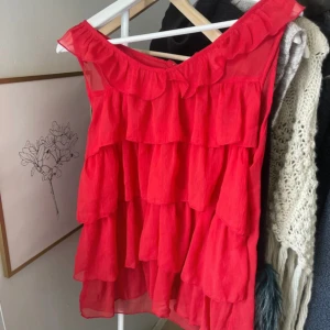Röd blus  - Aldrig använt 