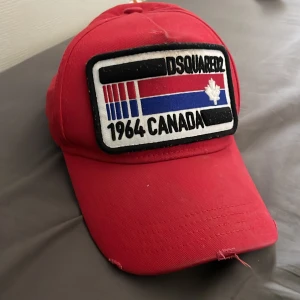 Dsquared2 cap - Kommer inte till användning, använt fåtal gånger. Nyskick
