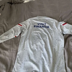 Psg träningströja  - Helt underbar tröja funkar för allt 