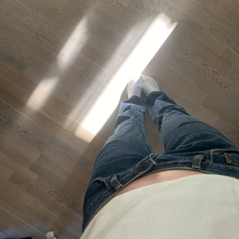 Mörkblå jeans. Gott skick🌟använd få gånger💗. Jeans & Byxor.