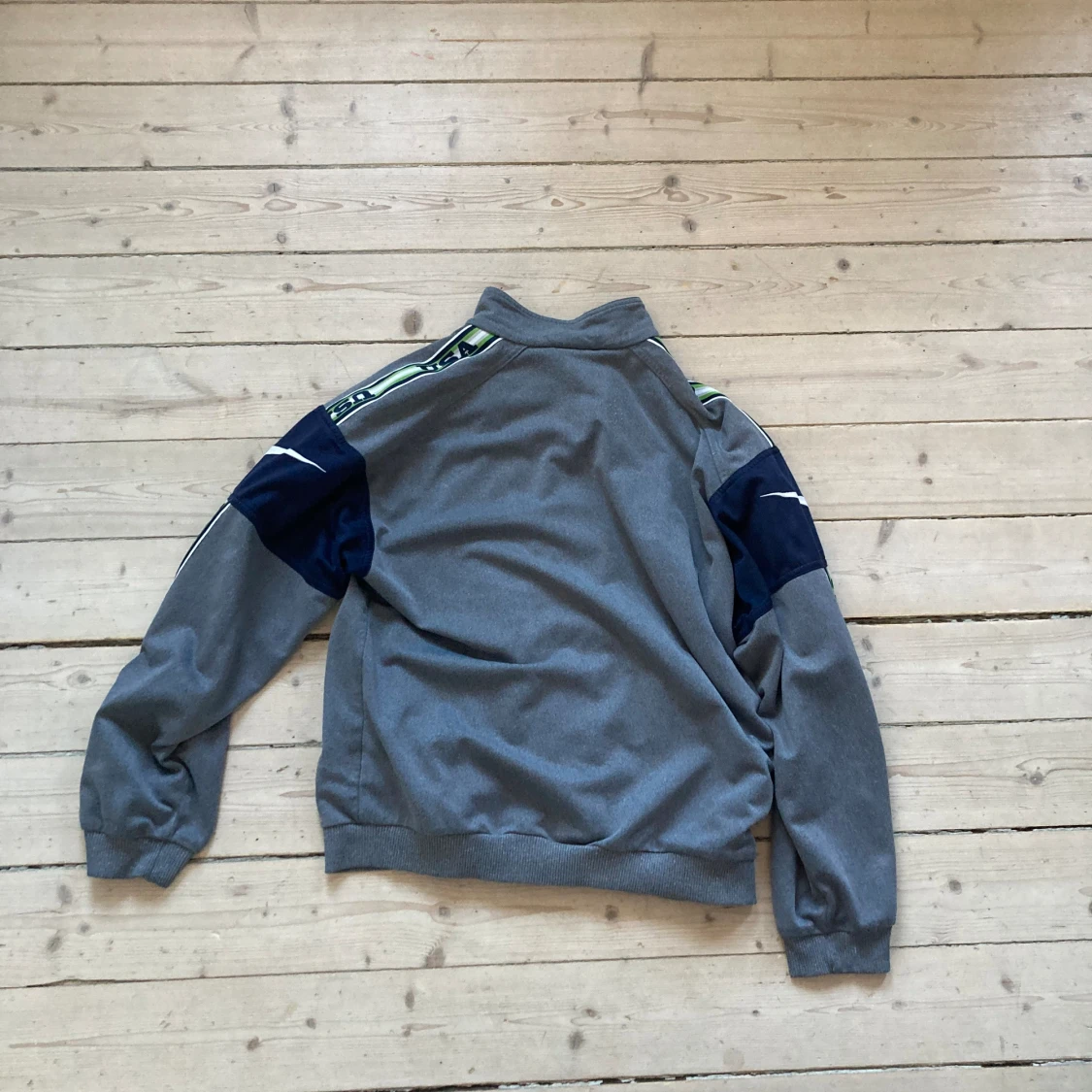 Oversized Nike zip up - 90