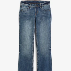 Jeans - Så snygga jeans som är lågmidjade och bootcut. 