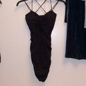 Kort klänning  - Helt oanvänd, storlek xs/s 
