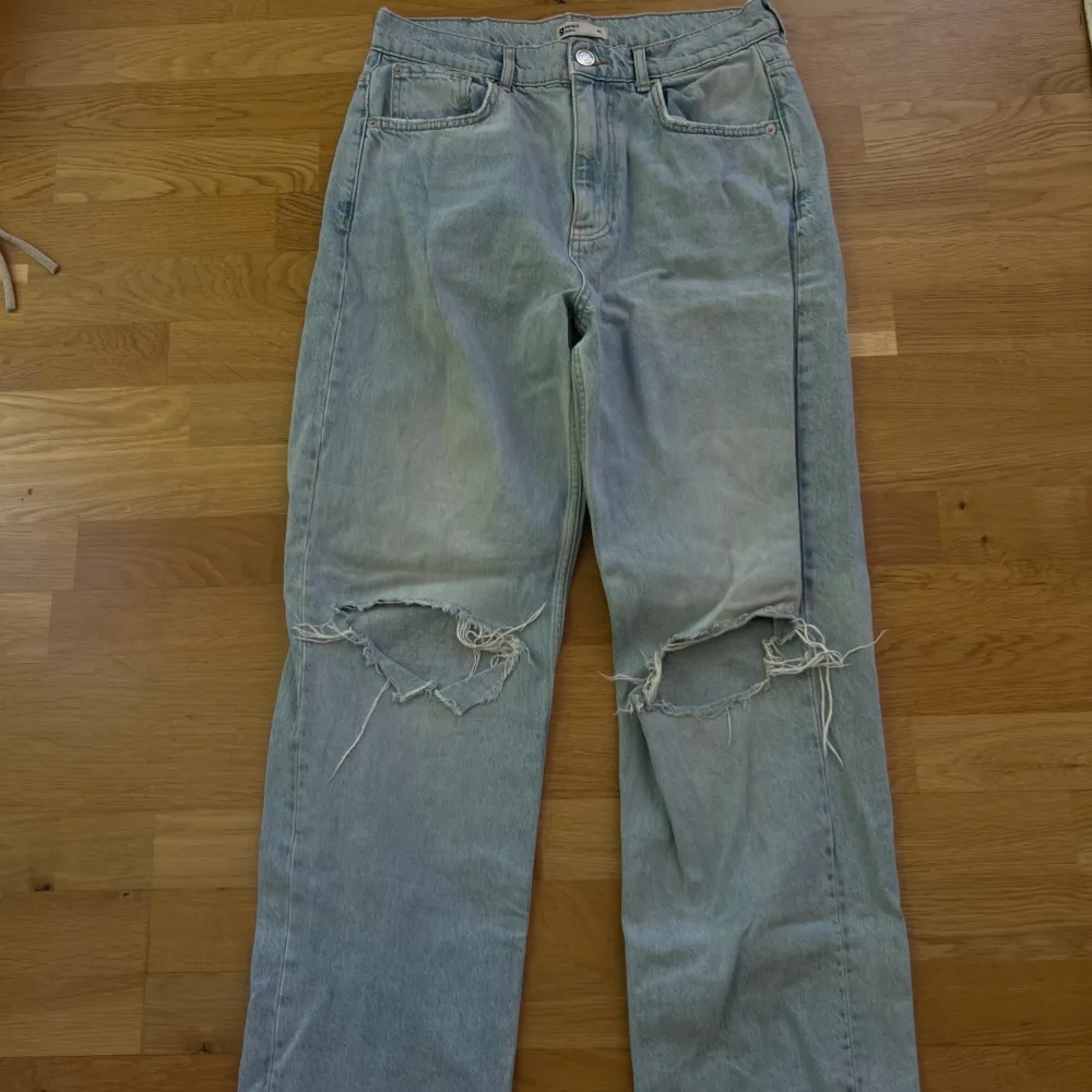 Snygga Jeans från Gina storlek 40. Använda men bra skick! . Jeans & Byxor.