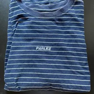 Som är så gått som ny och bara för 49 kr. En ny T-shirt på Parlez som är exakt samma som kostar 819 kr. 