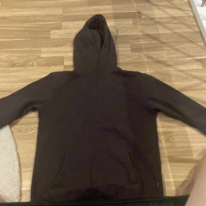 Tröja brun från only&sons  - Ganska använde tröja skick 7/10 kan gå ner i pris  