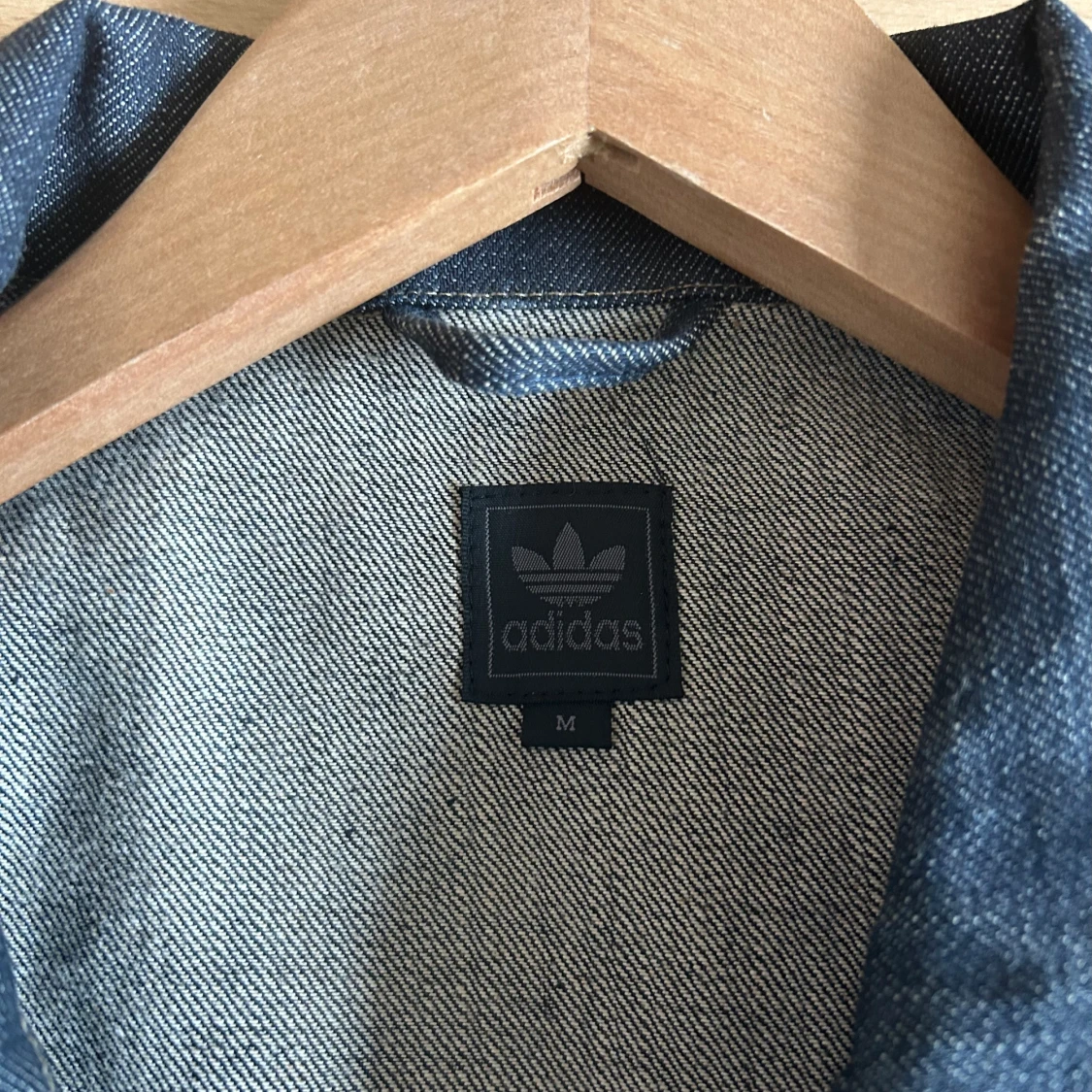 Adidas jeans jacka  - 91