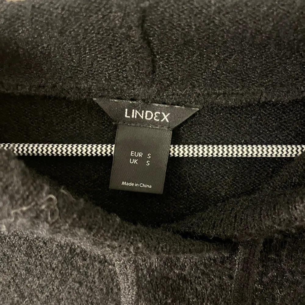  Säljer nu min superfina stickade tröja från Lindex❤️‍🔥storlek S. Köparen står för frakten.. Hoodies.