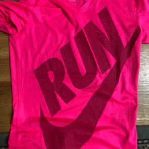NIKE träningströja XS - Fin men välanvänd. Se bilder! 