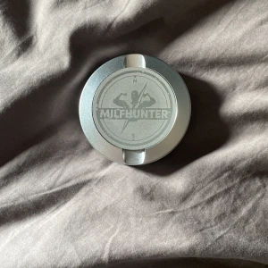 Milfhunter snusdosa - Skön dosa som drar till sig damerna