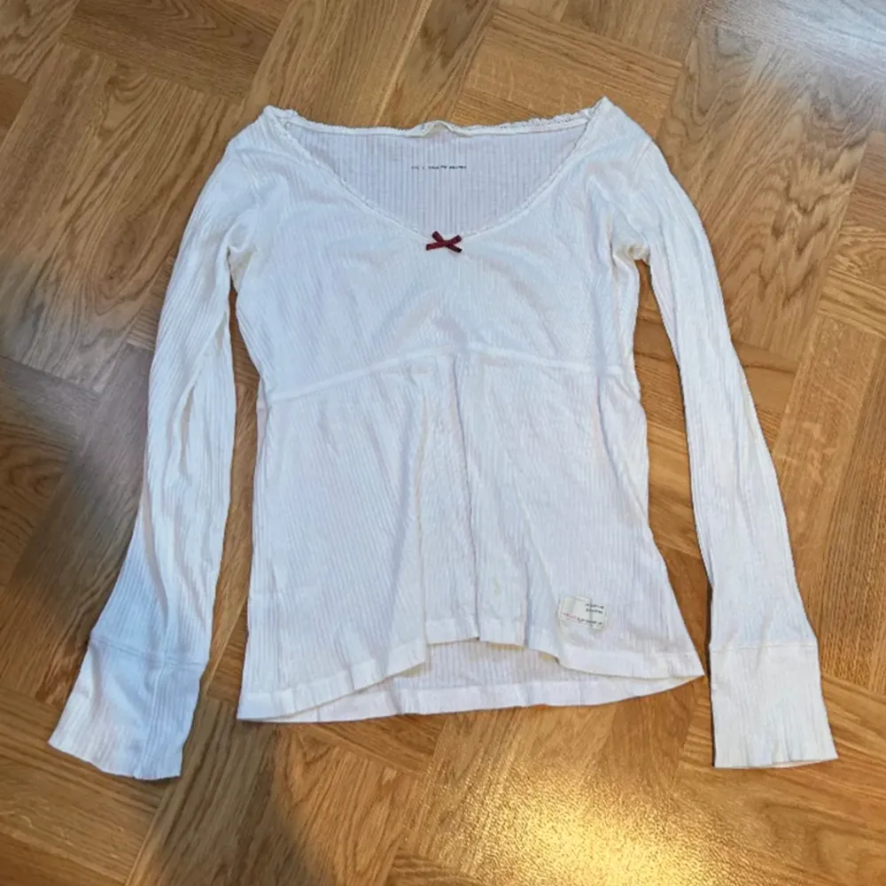 Skit snygg odd Molly tröja som tyvärr inte kommer till användning!! Använd gärna köp nu 💝. Tröjor & Koftor.